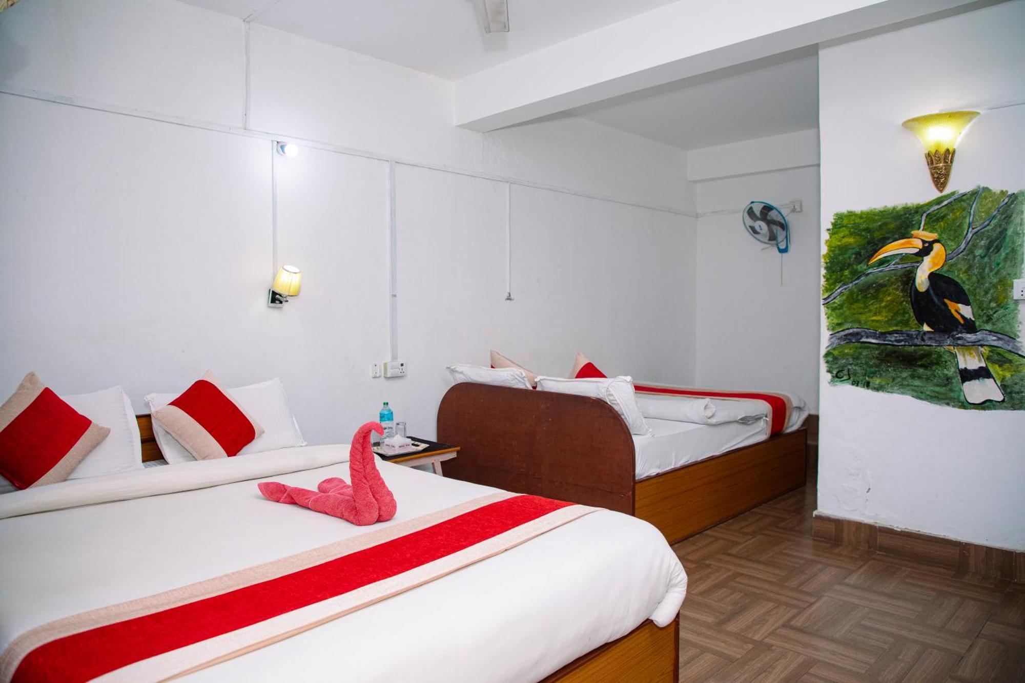 Hotel Shiva'S Dream Sauraha Extérieur photo