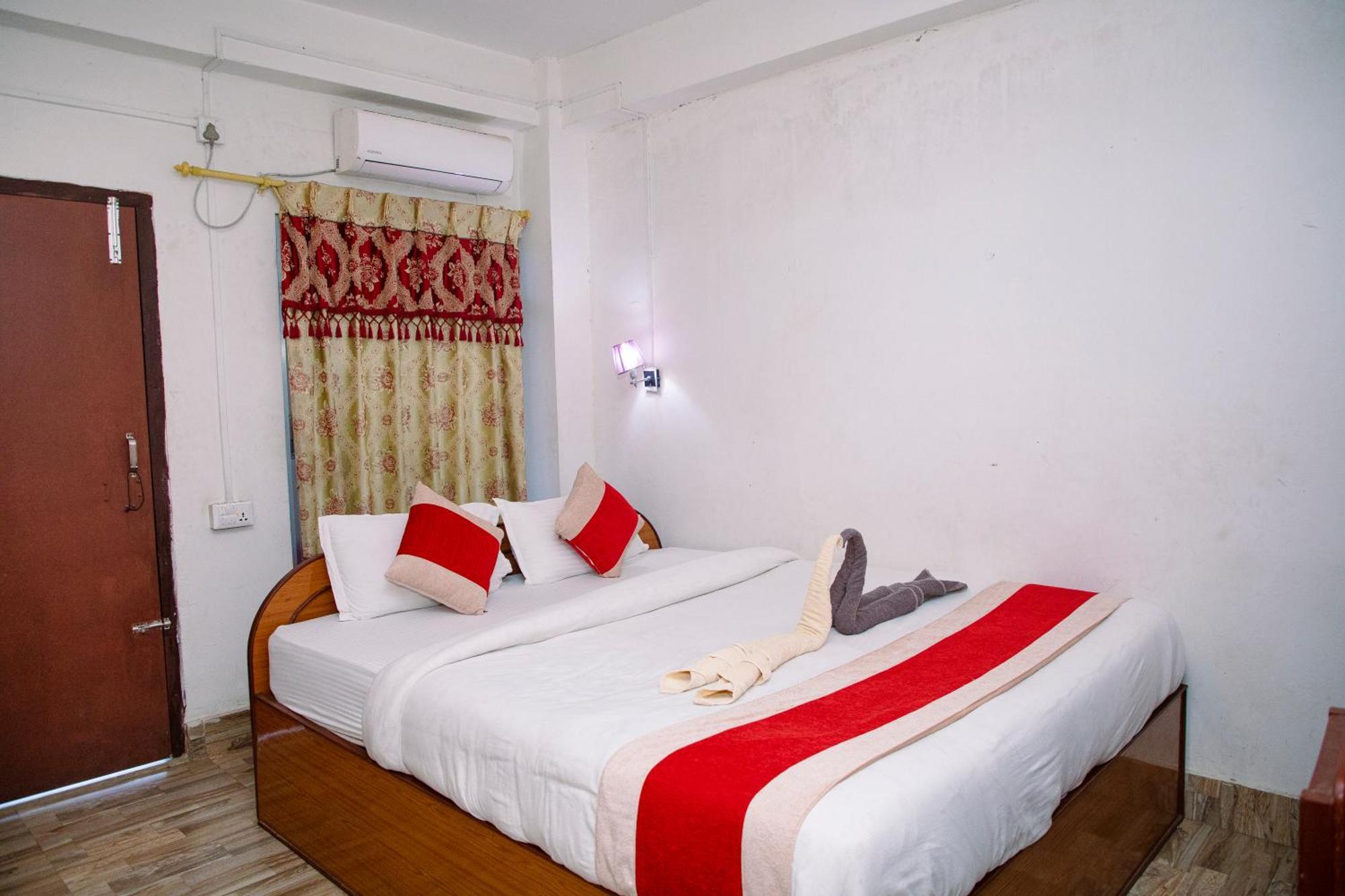 Hotel Shiva'S Dream Sauraha Extérieur photo