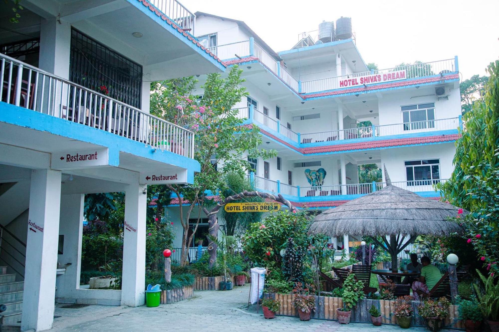 Hotel Shiva'S Dream Sauraha Extérieur photo