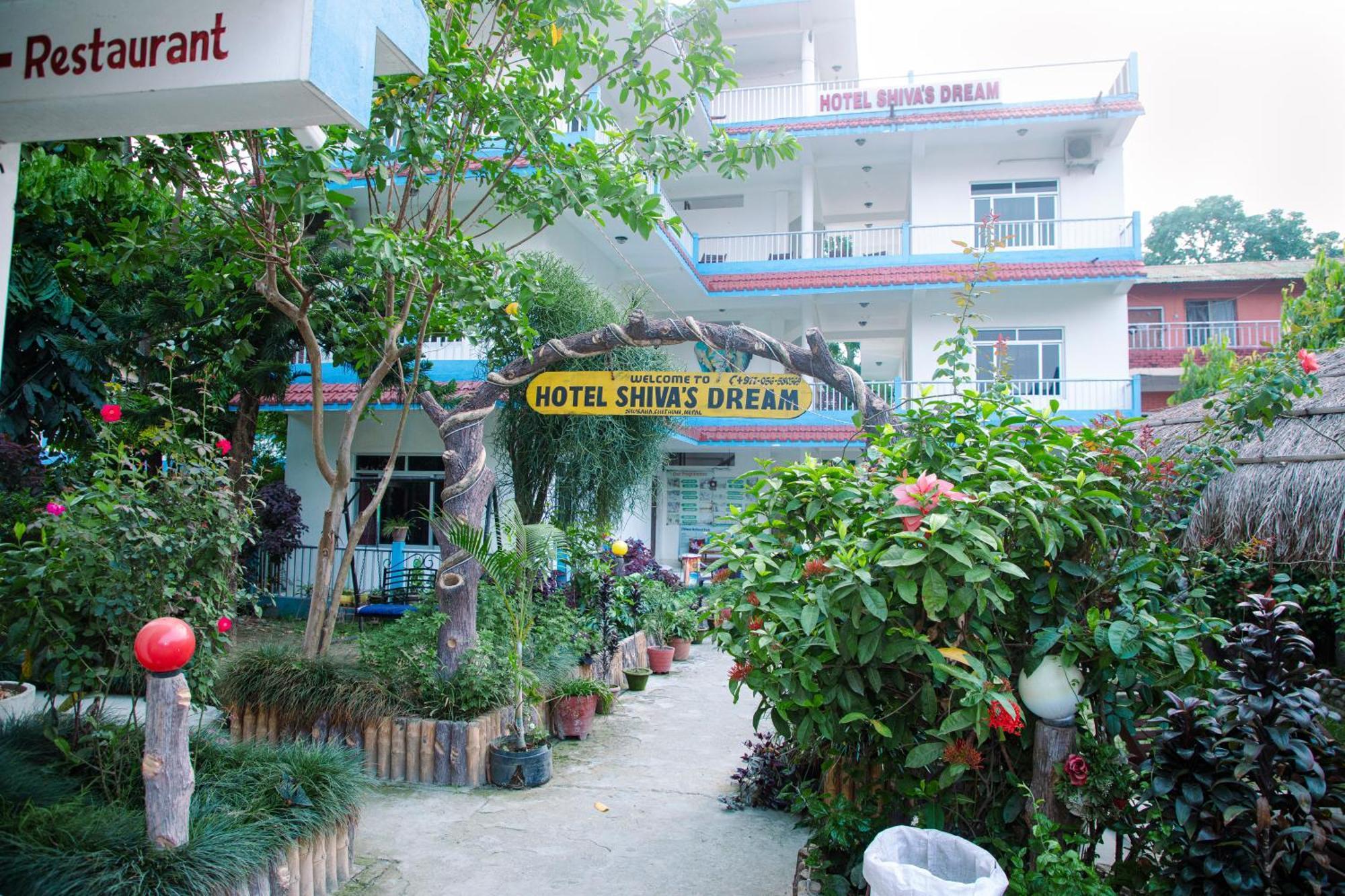 Hotel Shiva'S Dream Sauraha Extérieur photo