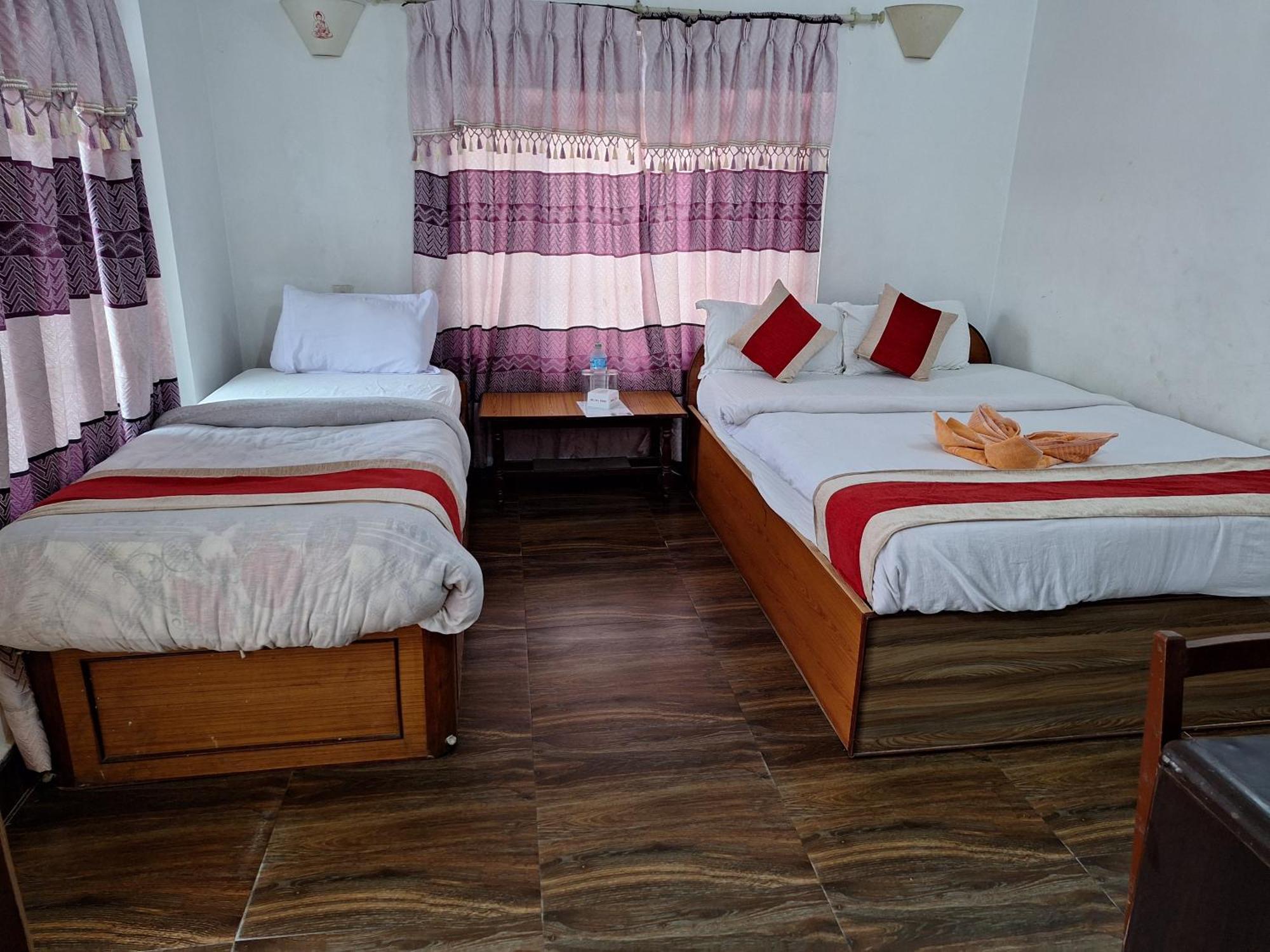 Hotel Shiva'S Dream Sauraha Extérieur photo