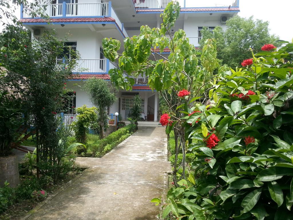 Hotel Shiva'S Dream Sauraha Extérieur photo