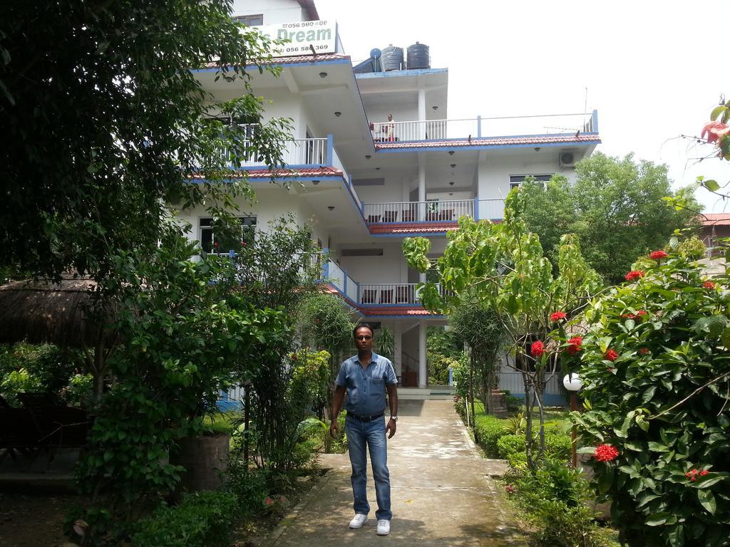 Hotel Shiva'S Dream Sauraha Extérieur photo